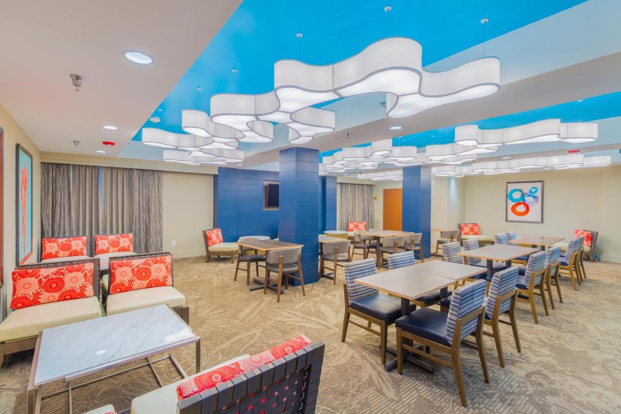 Holiday Inn Express Orange Beach - On The Beach By Ihg Dış mekan fotoğraf